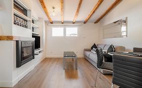 Bright Duplex- 1Bd 1,5 Bth - Sol